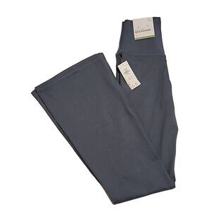 GILLY HICKS size XS hidden pocket Recharge Womens girls Flare Leggings Pants new